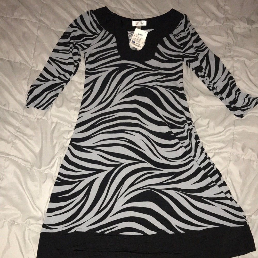 🎉4️⃣ for 2️⃣5️⃣ 
NWT long sleeve dress